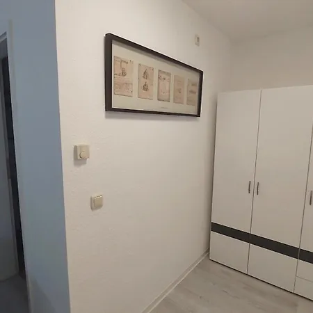 Mw 4a Bis 66 M2 Weserbergland Weser 1-2p 1szi Mbad 3-4p 2szi M2baeder Terrasse Waesche Endreinigung Self Checkin شقة