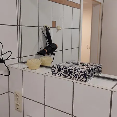 Mw 4a Bis 66 M2 Weserbergland Weser 1-2p 1szi Mbad 3-4p 2szi M2baeder Terrasse Waesche Endreinigung Self Checkin