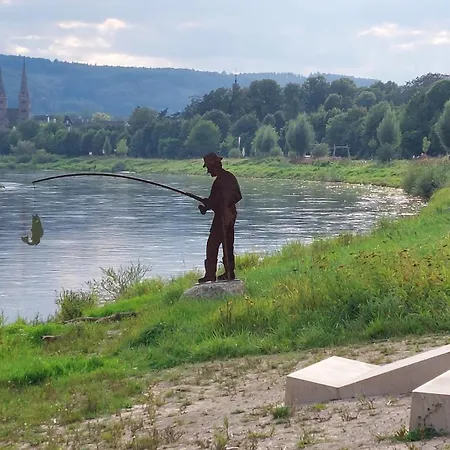 Mw 4a Bis 66 M2 Weserbergland Weser 1-2p 1szi Mbad 3-4p 2szi M2baeder Terrasse Waesche Endreinigung Self Checkin شقة